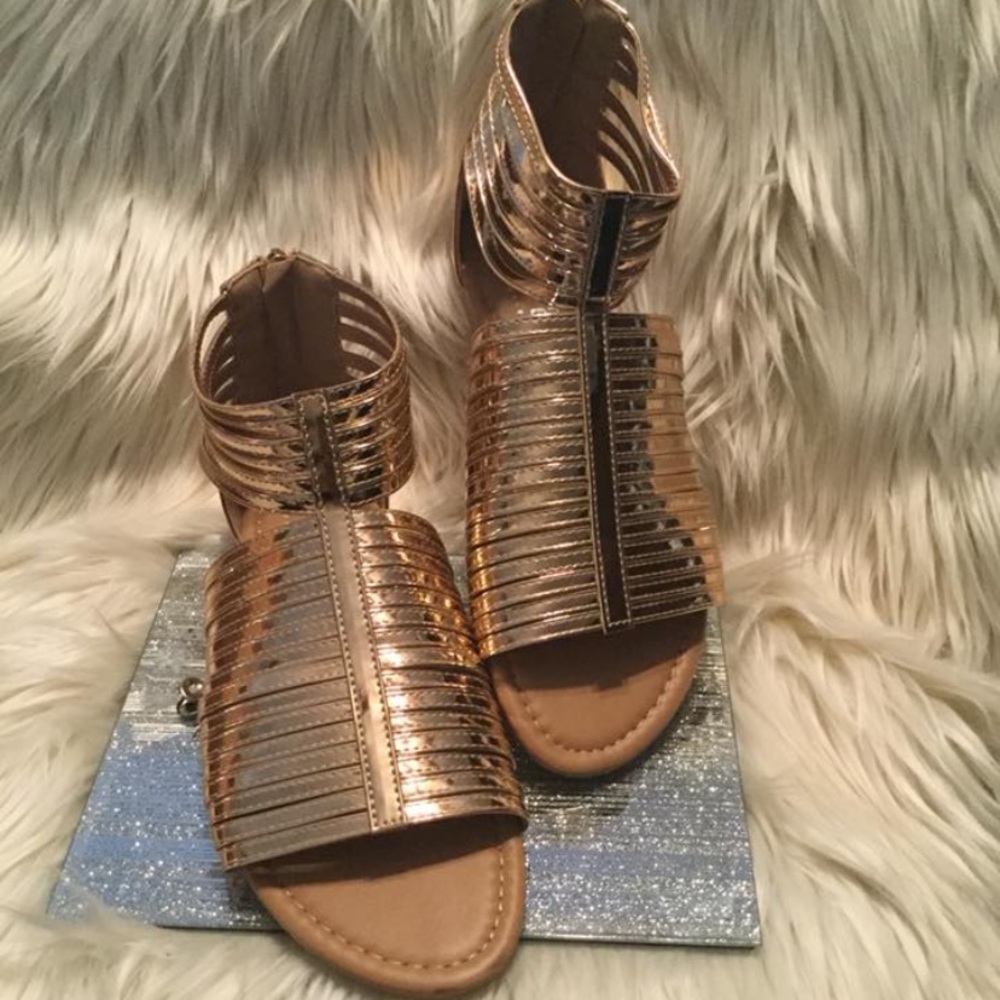 Sandals - Picture 3 of 3